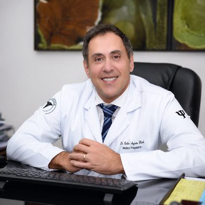 Dr. Guto Hueb, médico psiquiatra e responsável técnico da Clínica Libertà